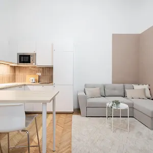 Apartment K10 - Kazinczy Street Heritage - Location By Bqa, Budapest